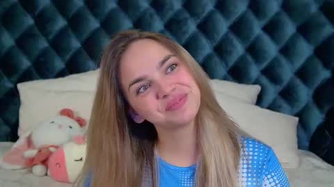 AnitaVenture online show from September 2025 04:23:01 AM