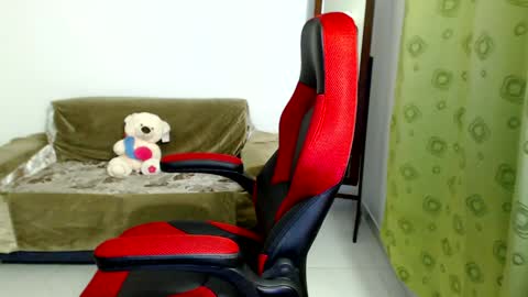 Snapshot of anitazarova chatting on January 2025 10:33:01 PM Anita Zarova online show from January 2025 10:33:01 PM