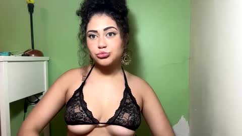 Snapshot of ann4montez_ chatting on December 2024 02:53:02 AM Anna online show from December 2024 02:53:02 AM