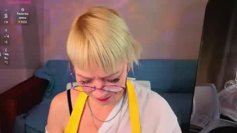 Snapshot of ann_annise chatting on June 2026 04:21:02 PM ann_annise online show from June 2026 04:21:02 PM