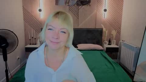 Snapshot of ann_annise chatting on June 2026 12:28:02 AM ann_annise online show from June 2026 12:28:02 AM