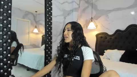 Ana  online show from November 2025 11:43:02 AM