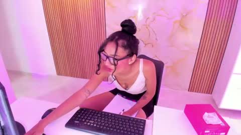 Ana  online show from June 2026 06:56:01 PM