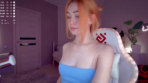 Snapshot of anna_bronson chatting on September 2025 07:10:02 AM Anna online show from September 2025 07:10:02 AM