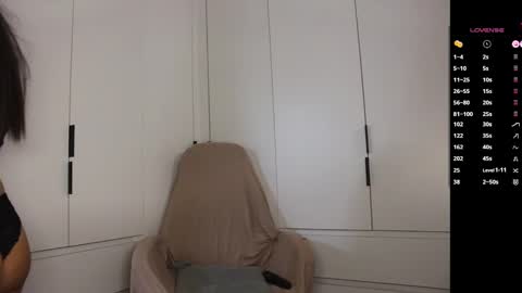 Anna  online show from February 2025 10:45:01 AM