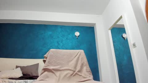 Anna online show from January 2025 10:13:02 PM