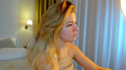 Anna online show from December 2024 01:04:02 AM