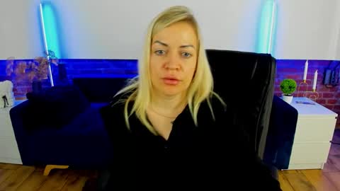 anna_snow9 online show from September 2025 01:37:02 PM