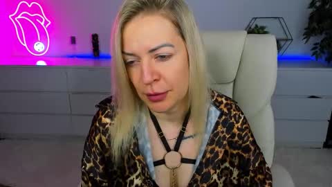 anna_snow9 online show from October 2025 05:48:02 AM