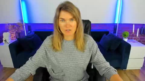 Annabel online show from September 2025 06:32:02 PM