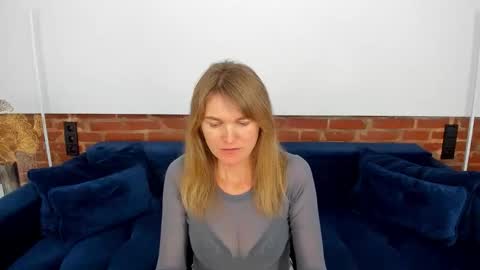 Annabel online show from October 2025 04:08:01 PM