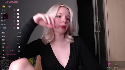 Snapshot of annamilky chatting on October 2025 12:27:01 PM annamilky online show from October 2025 12:27:01 PM
