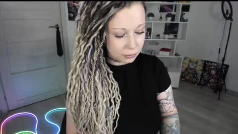 Snapshot of annanebula chatting on April 2026 06:13:02 PM Anna online show from April 2026 06:13:02 PM