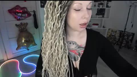 Snapshot of annanebula chatting on May 2026 02:02:01 PM Anna online show from May 2026 02:02:01 PM
