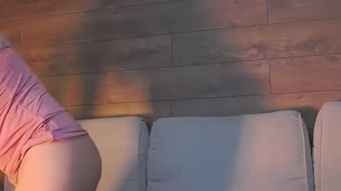 annasplash online show from October 2025 04:57:01 AM