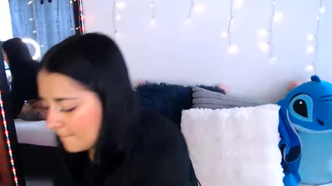 Snapshot of anne_lennon_ chatting on May 2026 04:36:02 PM Anne online show from May 2026 04:36:02 PM