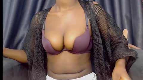 Snapshot of anne_xxxx chatting on October 2025 08:31:02 PM ann online show from October 2025 08:31:02 PM