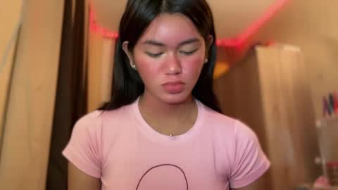 Snapshot of annedee_ chatting on December 2024 11:51:01 PM Kim online show from December 2024 11:51:01 PM