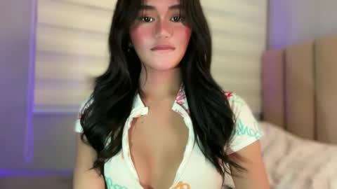 Snapshot of annedee_ chatting on November 2025 04:13:02 PM Kim online show from November 2025 04:13:02 PM