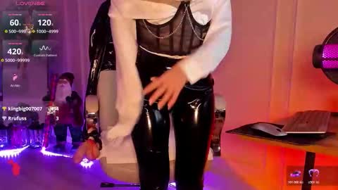 Annes online show from December 2025 09:19:02 PM