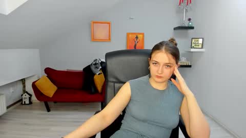 annewilsonn online show from February 2026 12:09:02 PM