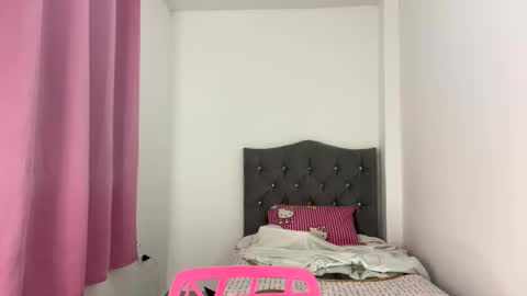 anngela online show from October 2025 05:44:02 AM