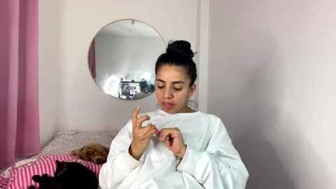 anngela online show from November 2025 05:29:02 AM