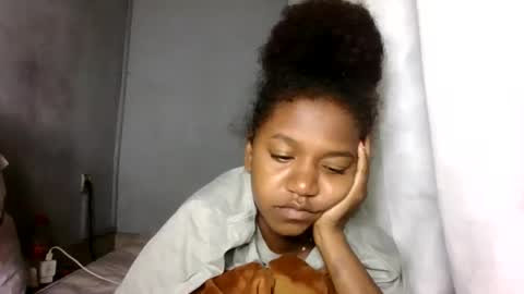 Snapshot of annick98 chatting on March 2026 05:19:01 AM annick98 online show from March 2026 05:19:01 AM