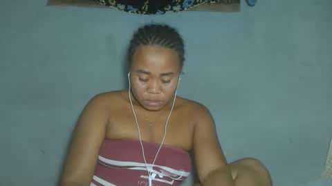 annick98 online show from April 2026 07:29:02 PM