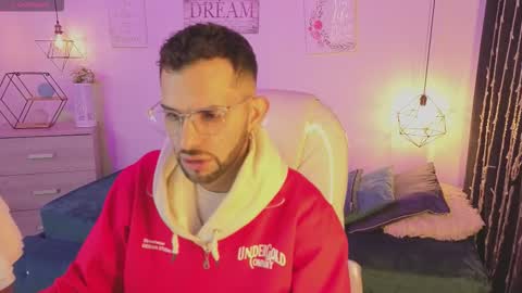 Snapshot of annie_and_ryan chatting on February 2026 04:44:01 AM Annie And Ryan online show from February 2026 04:44:01 AM