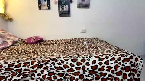 Snapshot of annie_catt_ chatting on January 2025 07:35:01 PM Annie online show from January 2025 07:35:01 PM