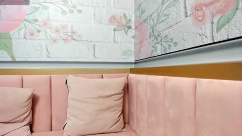 Snapshot of annie_cute18 chatting on January 2025 03:52:01 AM annie_cute18 online show from January 2025 03:52:01 AM