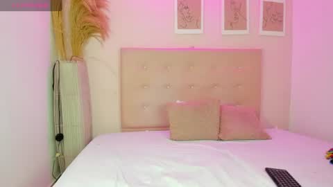 Snapshot of annie_dolce_ chatting on June 2026 12:53:02 PM annie_dolce_ online show from June 2026 12:53:02 PM