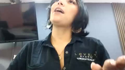 Ann online show from October 2025 05:09:02 PM