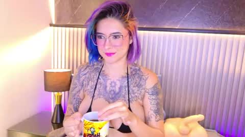ANNIE HAWK online show from July 2026 08:32:01 AM