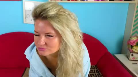 Annie online show from December 2025 05:34:02 AM