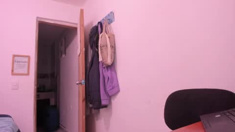 annie_rosse1017 online show from May 2026 09:21:01 PM