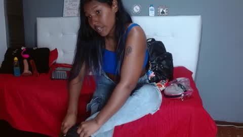 annie_scott_ online show from February 2025 01:21:02 AM