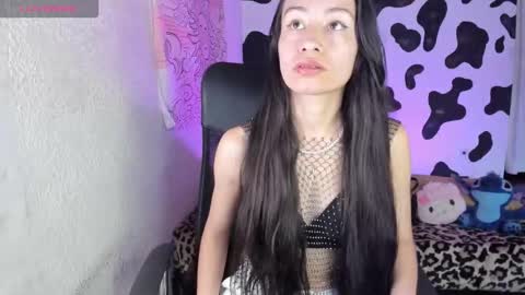 Annie  online show from November 2025 09:30:02 PM