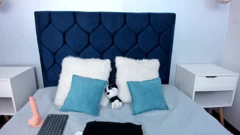 Snapshot of annie_thompsonn_ chatting on February 2026 11:45:02 PM Annie online show from February 2026 11:45:02 PM