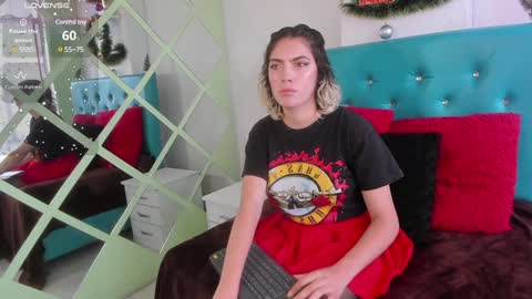 Annie online show from December 2024 08:07:02 PM