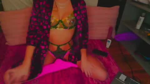 Snapshot of anniebella69 chatting on January 2025 03:12:02 AM Annabelle69 online show from January 2025 03:12:02 AM