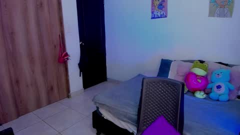 AnnieBlu3 online show from December 2024 01:44:02 PM