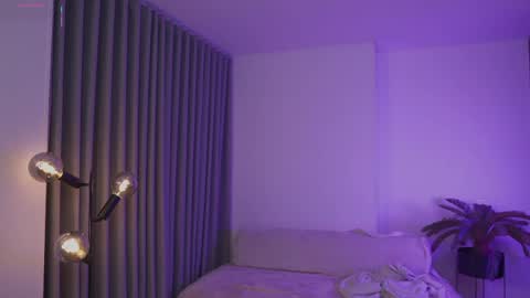 Annie FREE TRIAL IN BIO online show from May 2026 10:29:01 PM