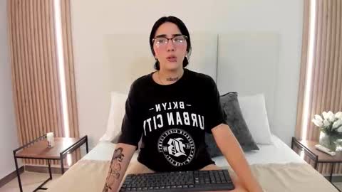 annieparkeer online show from January 2026 11:15:01 AM