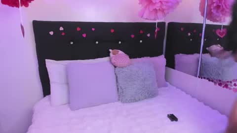 Annie Evans  online show from February 2026 02:41:01 AM