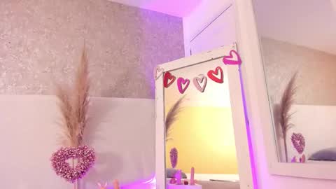 AnniieCooper online show from February 2026 01:41:01 PM