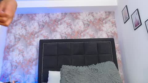 Snapshot of anniieleonhart chatting on February 2025 08:25:01 PM Anniieleonhart online show from February 2025 08:25:01 PM