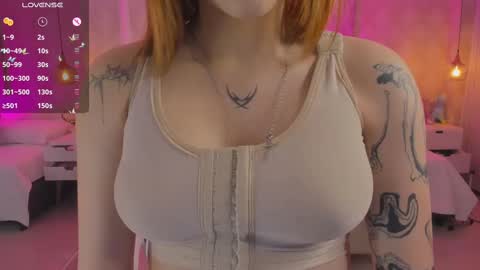 Snapshot of anniita_ chatting on February 2025 06:36:02 AM VIVIANNA online show from February 2025 06:36:02 AM