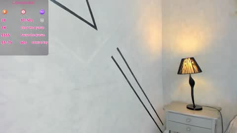 Anntonia Woods  online show from December 2024 01:06:02 PM